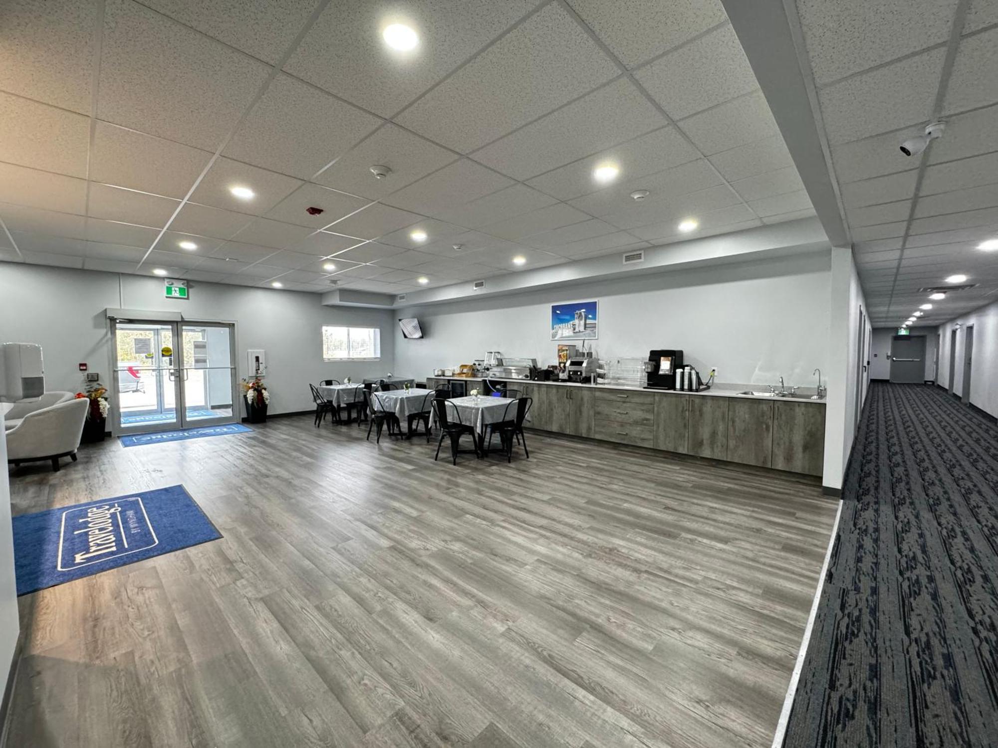 Travelodge By Wyndham Cochrane Zewnętrze zdjęcie