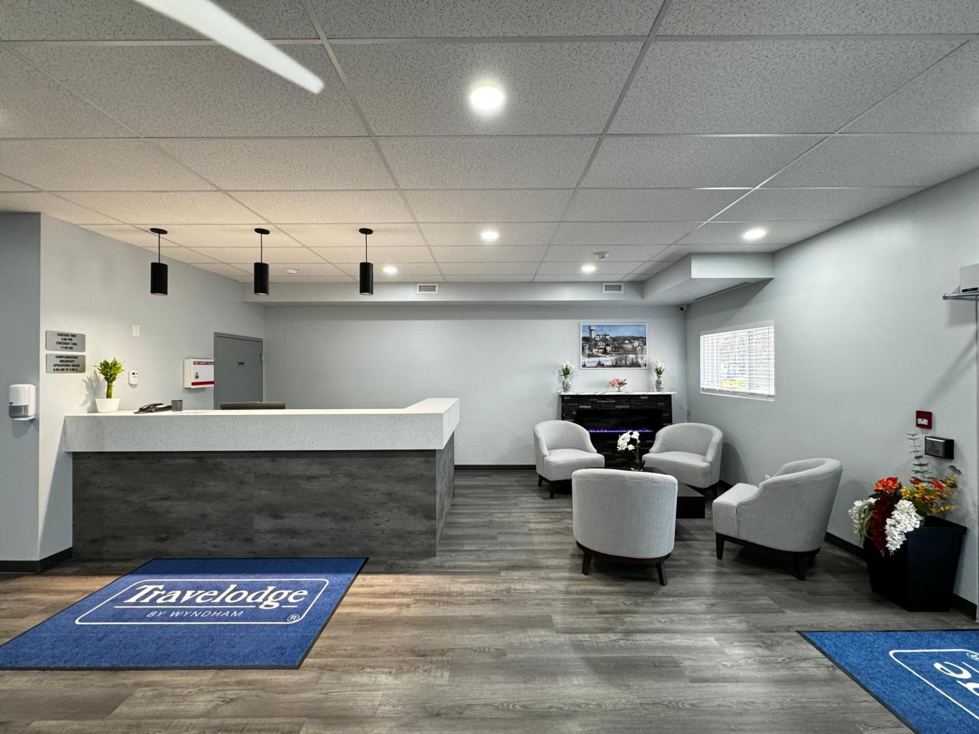 Travelodge By Wyndham Cochrane Zewnętrze zdjęcie