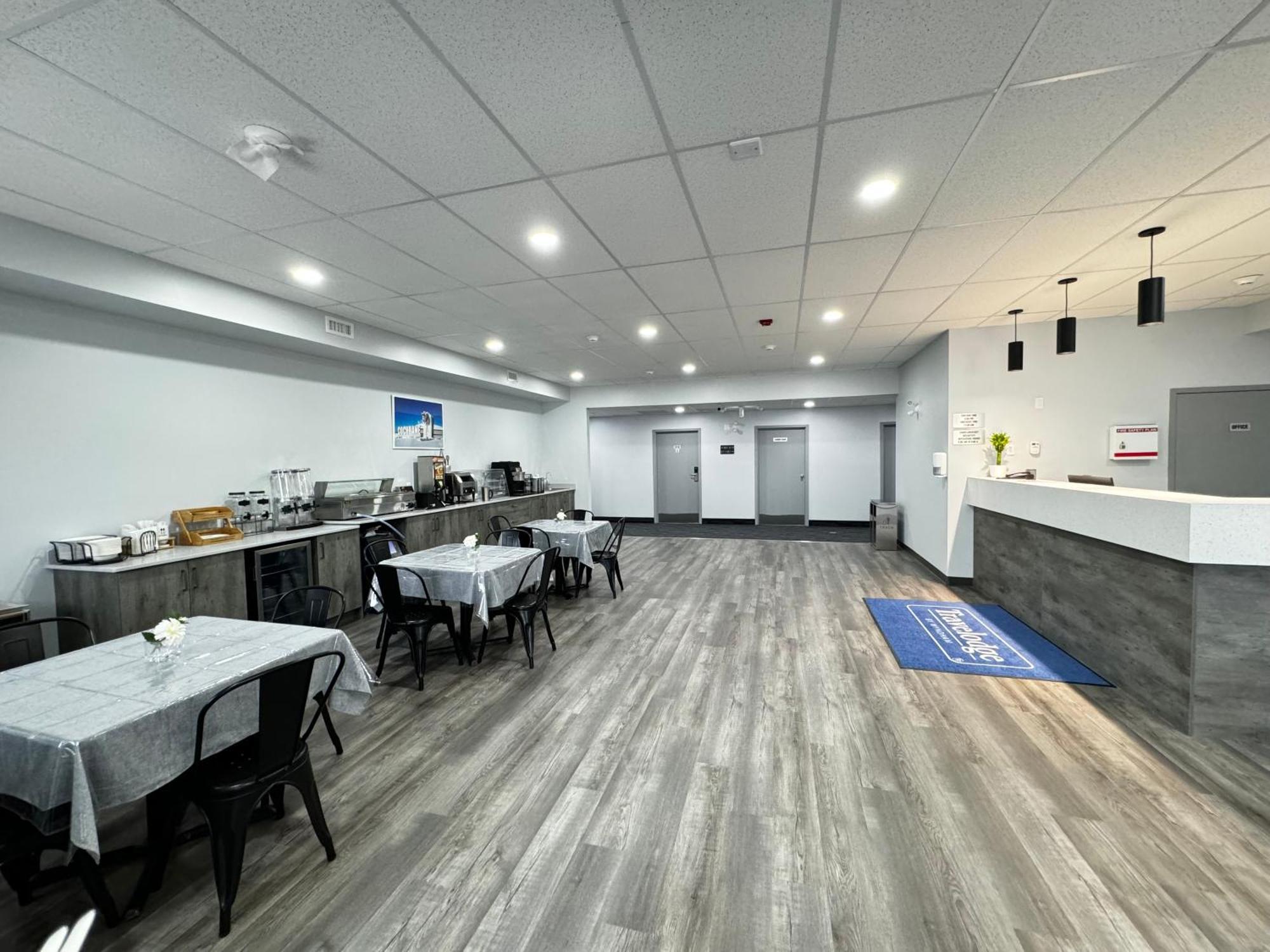Travelodge By Wyndham Cochrane Zewnętrze zdjęcie