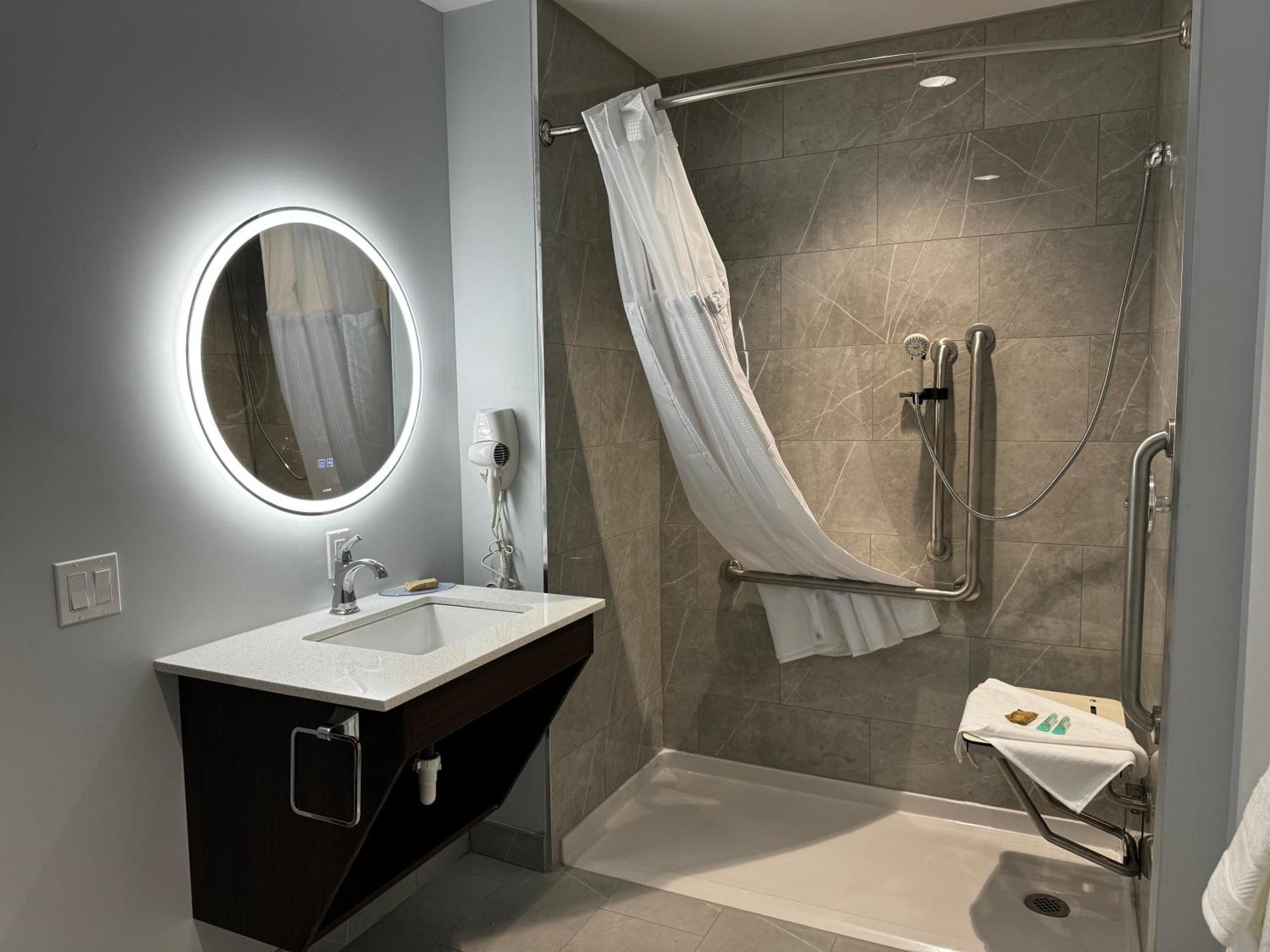 Travelodge By Wyndham Cochrane Zewnętrze zdjęcie