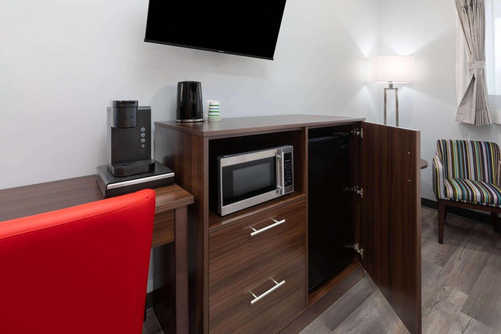 Travelodge By Wyndham Cochrane Zewnętrze zdjęcie