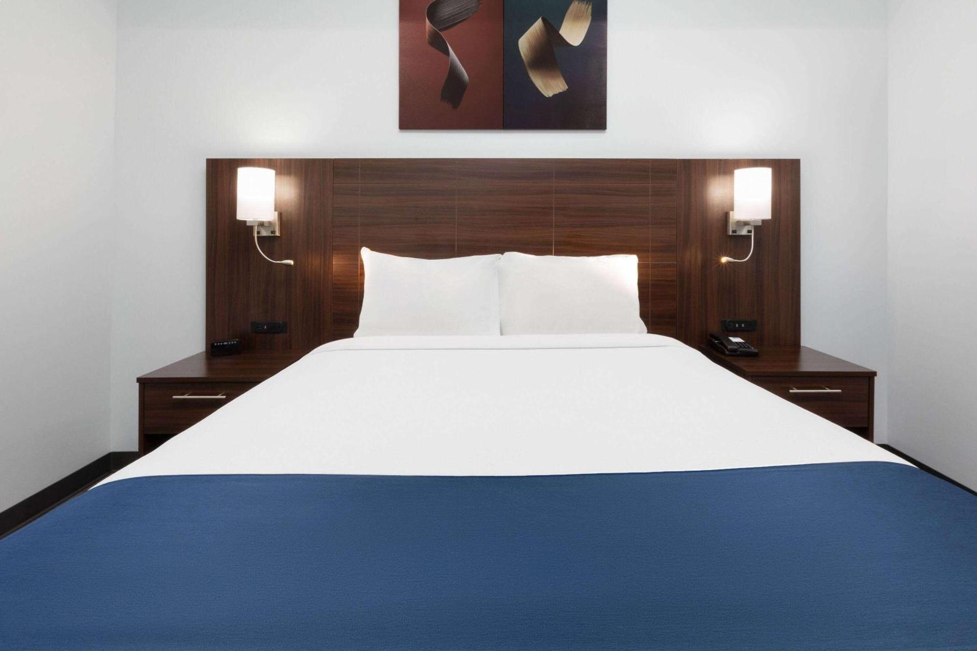 Travelodge By Wyndham Cochrane Zewnętrze zdjęcie